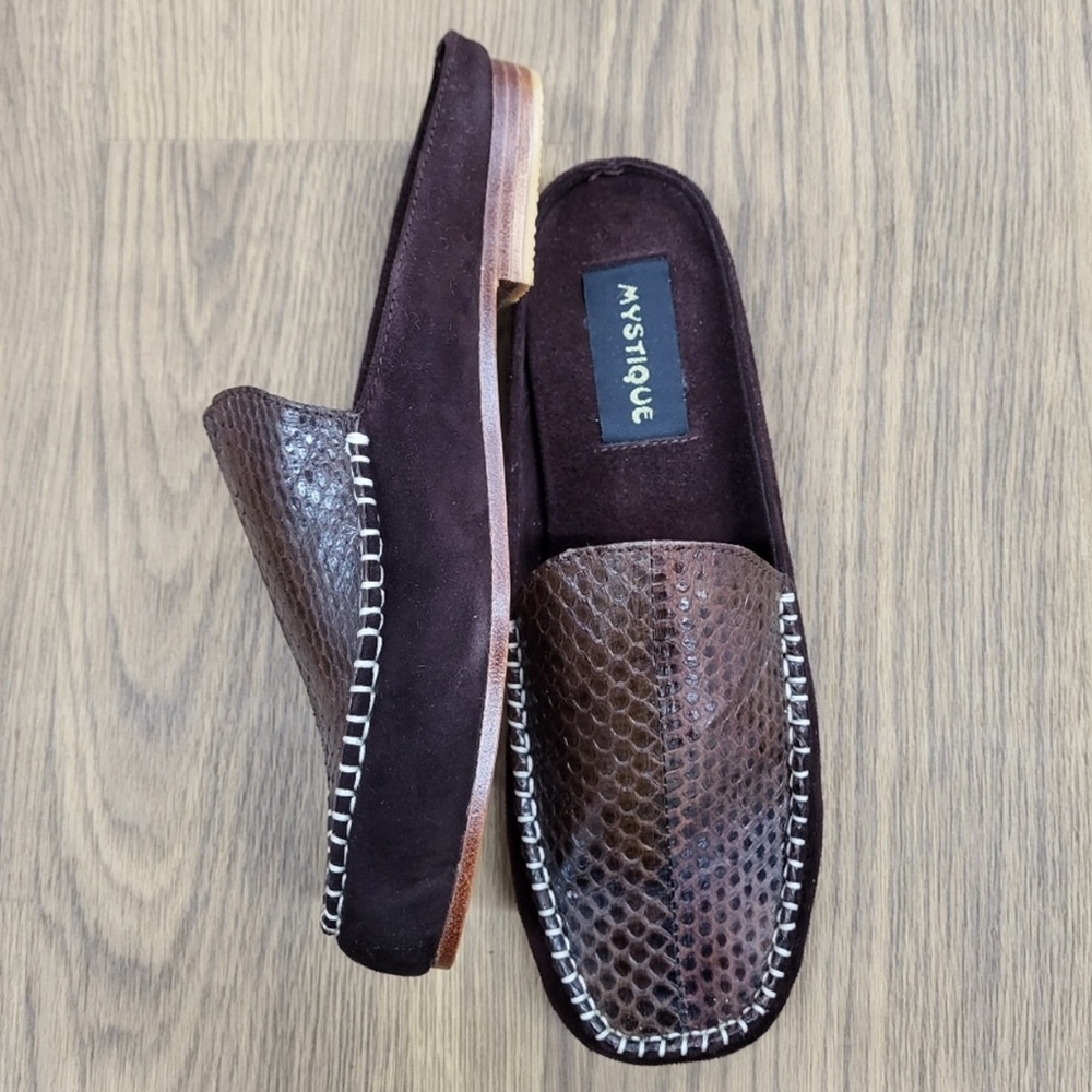 Mystique Boutique Brown Snakeskin Suede Loafers. NIB. Sz 7, 8, 9.